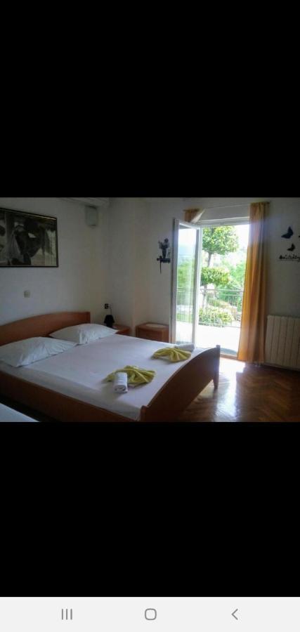 Comfortable Rooms With Small Kitchen Bacina Zewnętrze zdjęcie